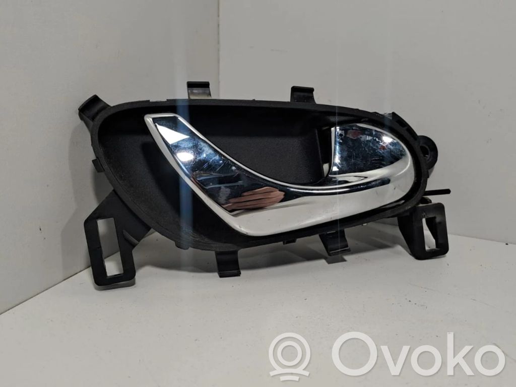 Nissan Qashqai Rear door interior handle 