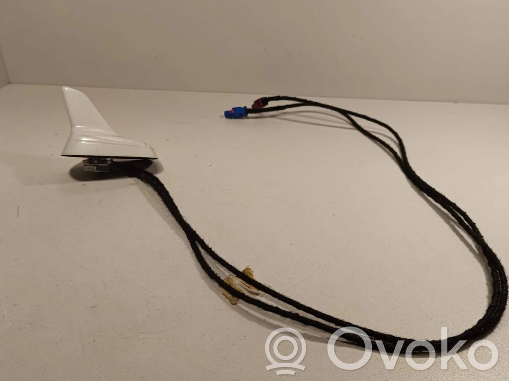 Audi Q7 4L GPS-pystyantenni 