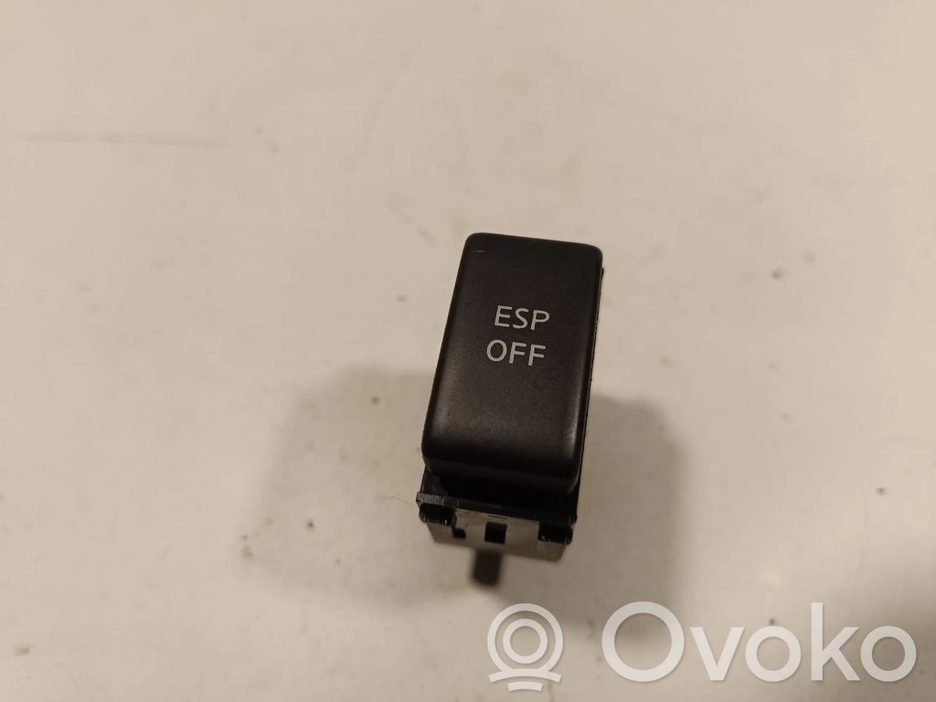 Nissan Qashqai+2 ESP (stability program) switch 