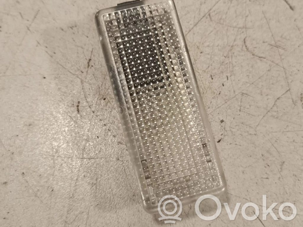 Jaguar XE Etuistuimen valo 