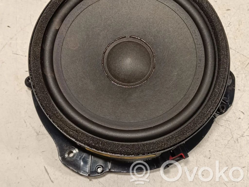 Jaguar XE Garsiakalbis (-iai) priekinėse duryse 