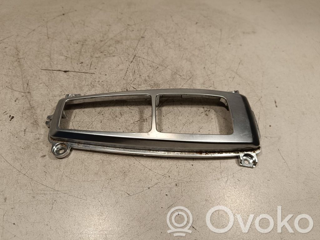 BMW X5 E70 Pavarų perjungimo svirties apdaila (plastikinė) 
