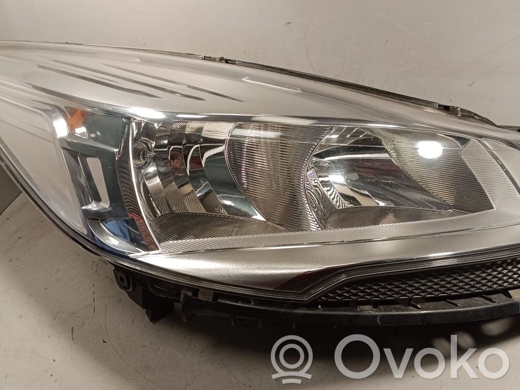 Ford Kuga II Phare frontale 