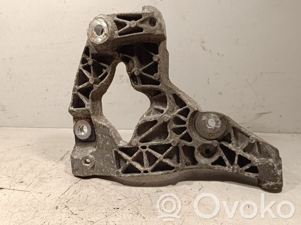Jeep Grand Cherokee A/C compressor mount bracket 