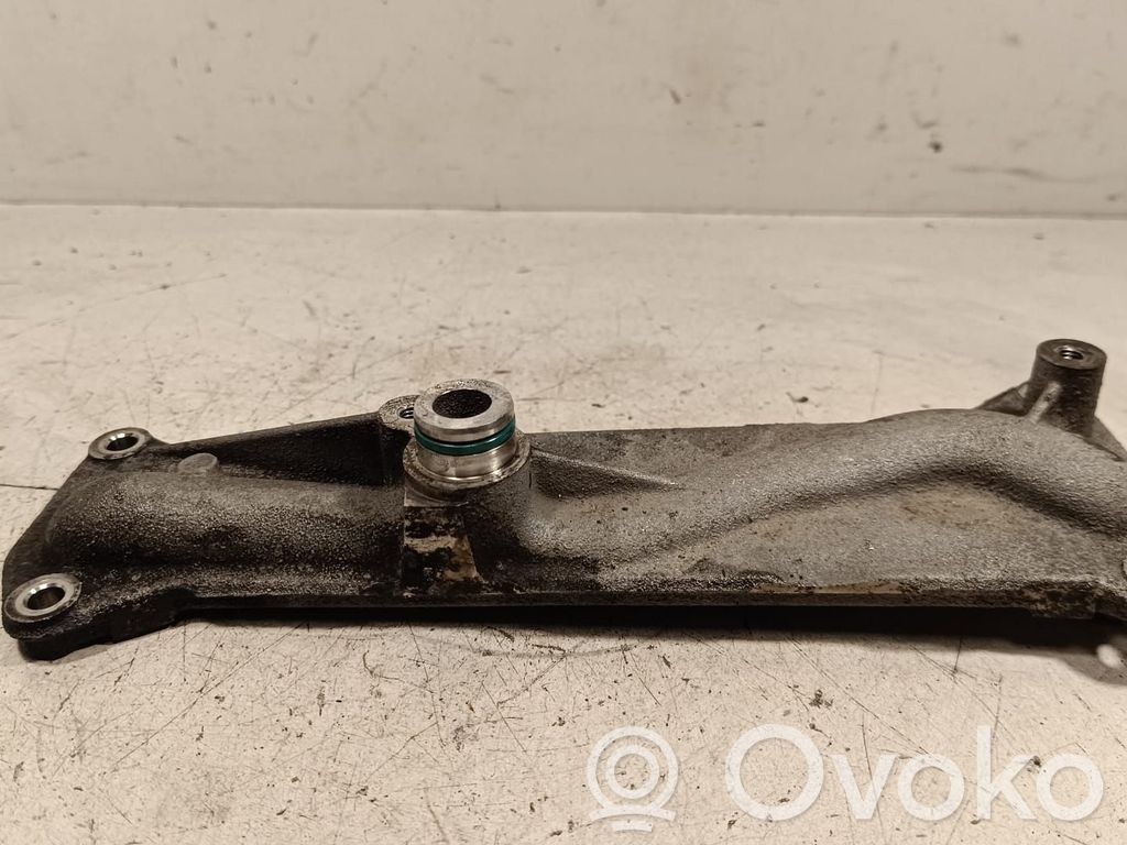 Audi Q7 4M EGR dzesētāja stiprinājums 