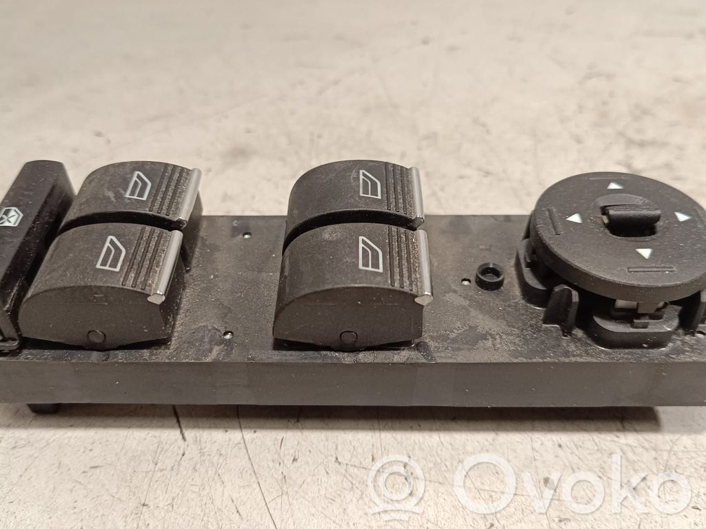Ford Kuga II Electric window control switch 