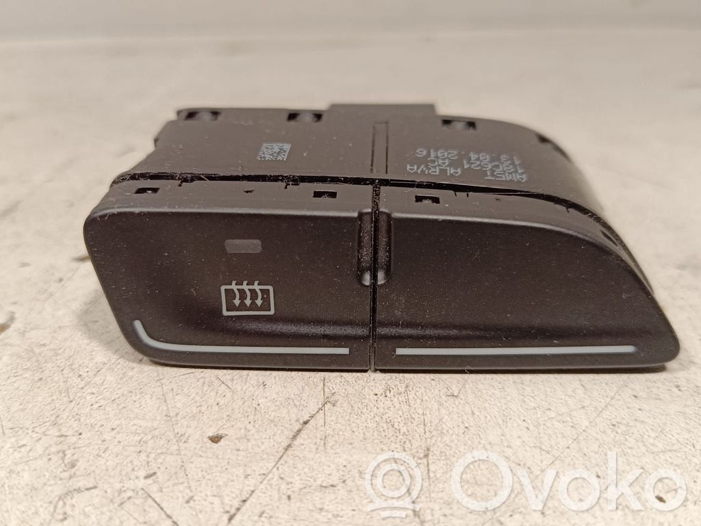 Ford Kuga II Windscreen/window heater switch 