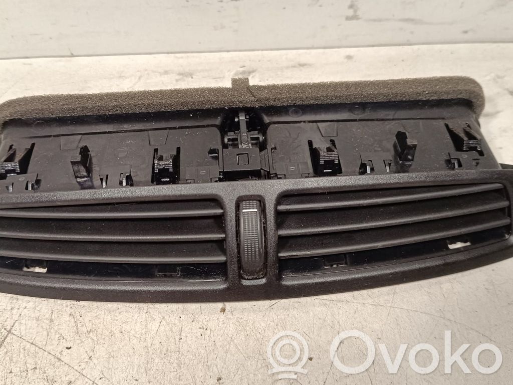 Ford Kuga II Dysze / Kratki środkowego nawiewu deski rozdzielczej 