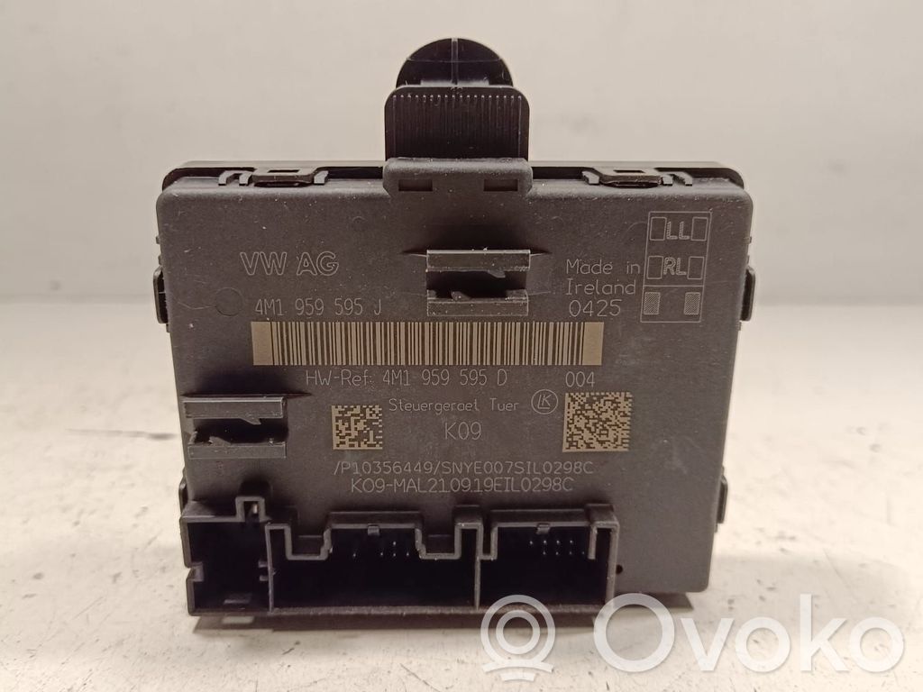 Volkswagen Touareg III Door control unit/module 