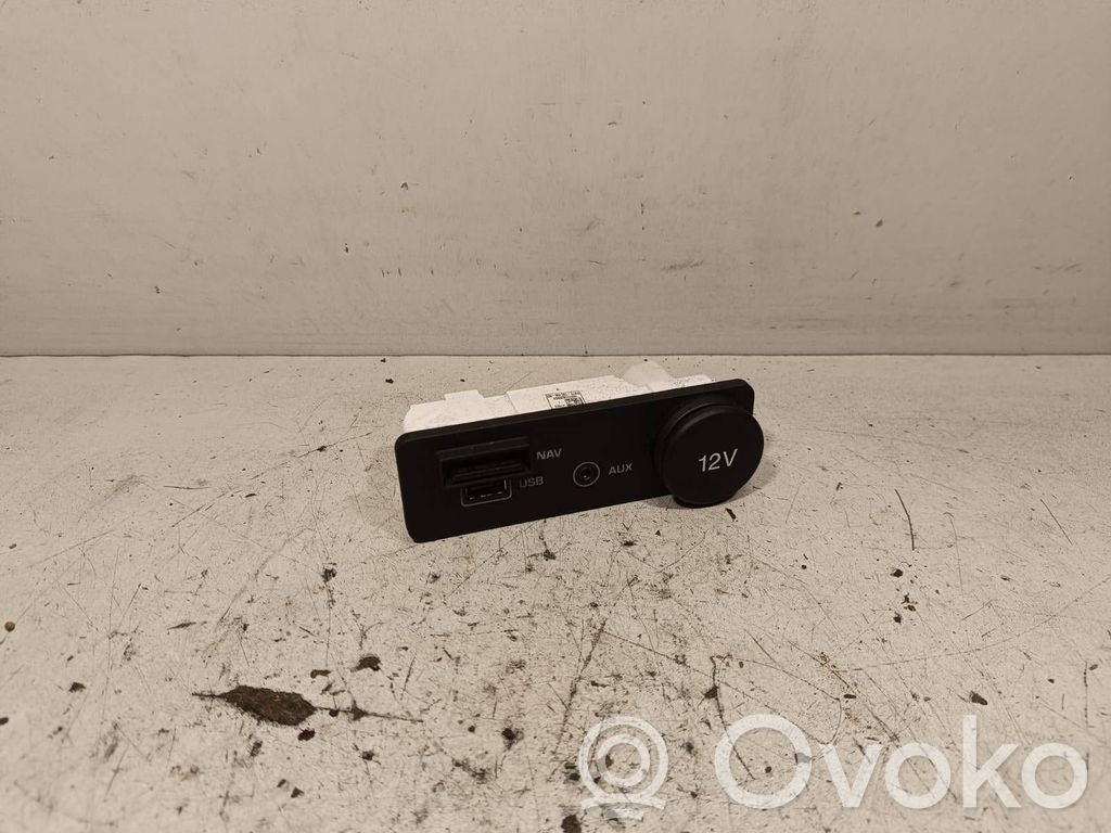 Jaguar XE USB socket connector 