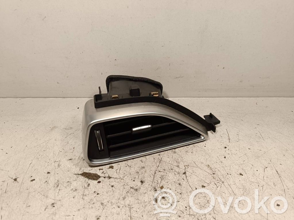 Jaguar XE Moldura protectora de la rejilla de ventilación lateral del panel 