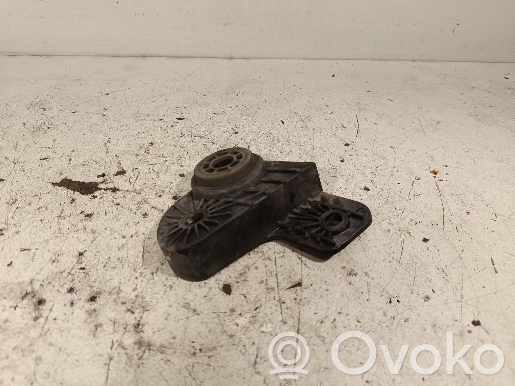 Opel Insignia B Fixation de radiateur 