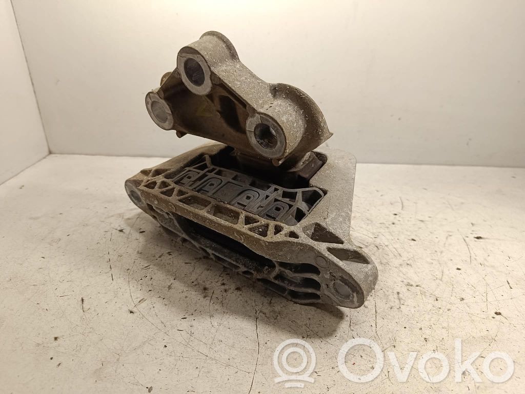 Opel Insignia B Engine mount bracket 