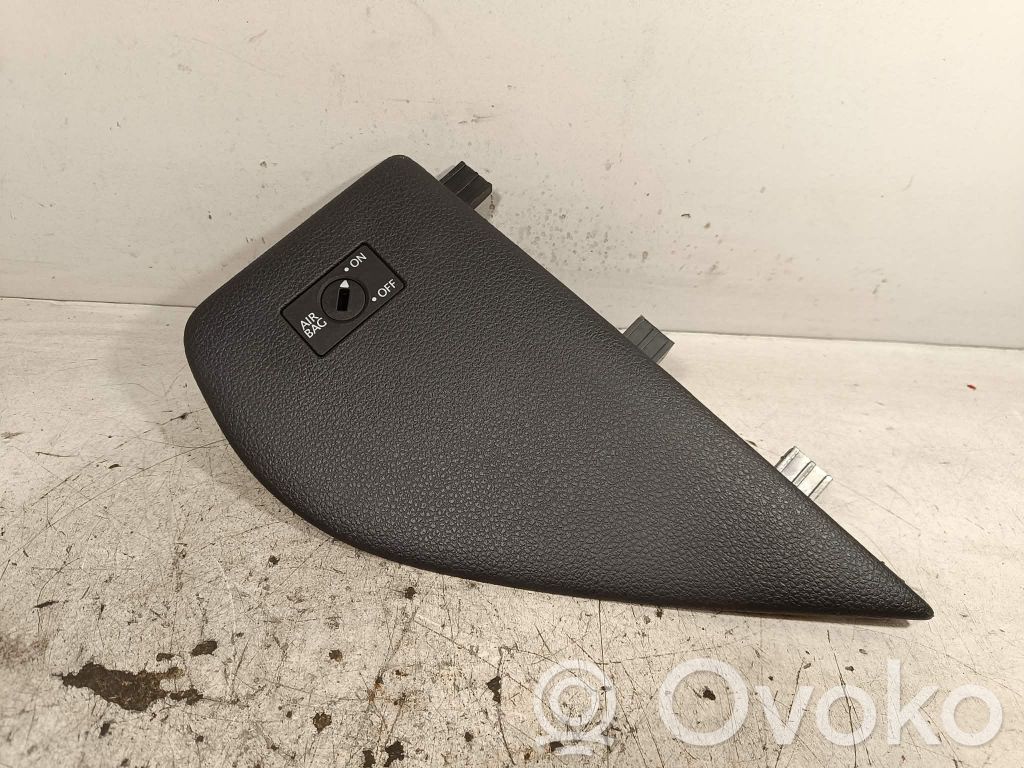 Volkswagen Amarok Rivestimento estremità laterale del cruscotto 