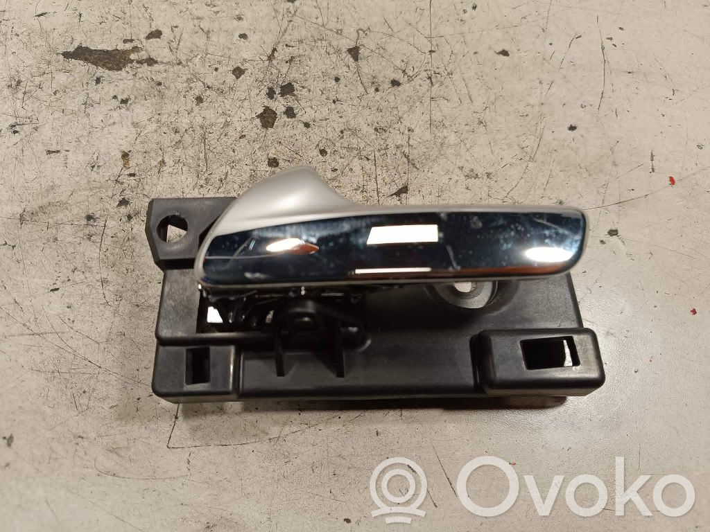 Jeep Grand Cherokee Front door interior handle 