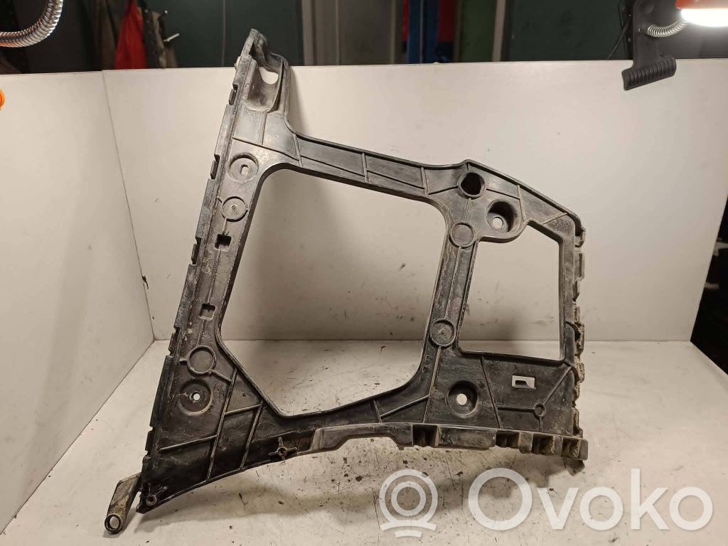 Audi Q7 4M Rear bumper mounting bracket 