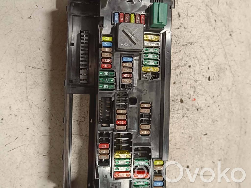 BMW X3 F25 Módulo de fusible 