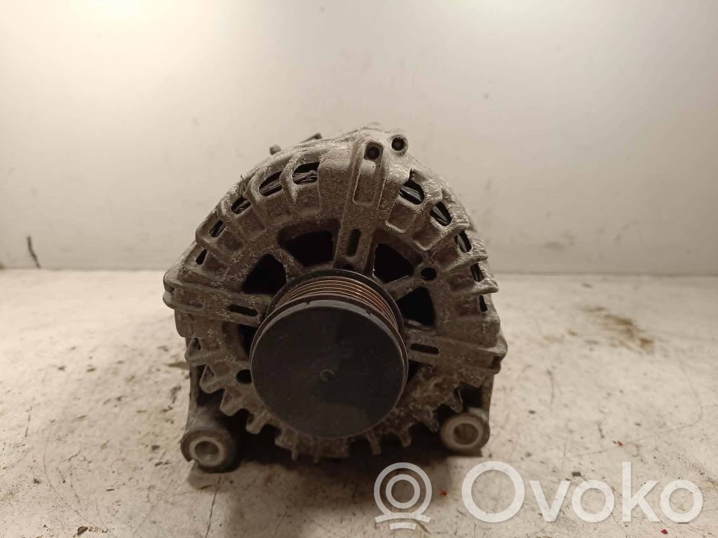BMW X3 F25 Ģenerators 