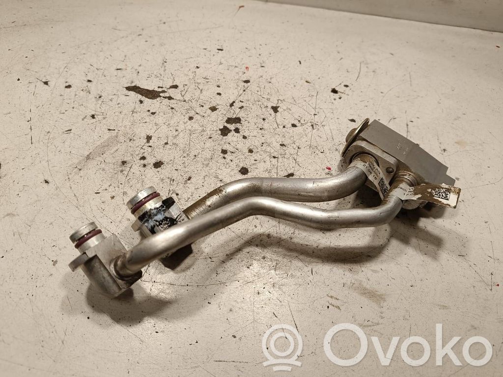 Audi SQ7 Ilmastointilaitteen putki (A/C) 