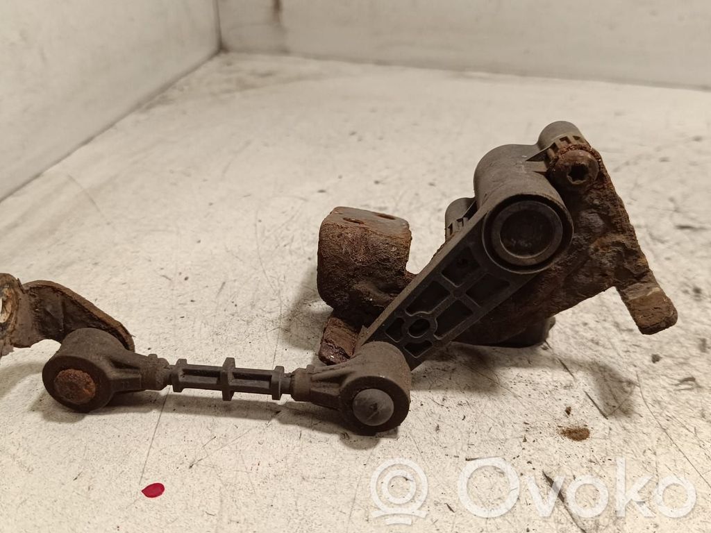 Regulator tylnego zawieszenia pneumatycznego   GX733C280DB,304199,DL6TC