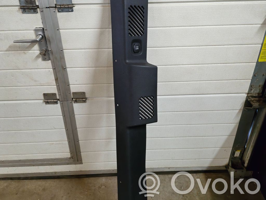 Mercedes-Benz Sprinter W907 W910 Rivestimento montante (C) 