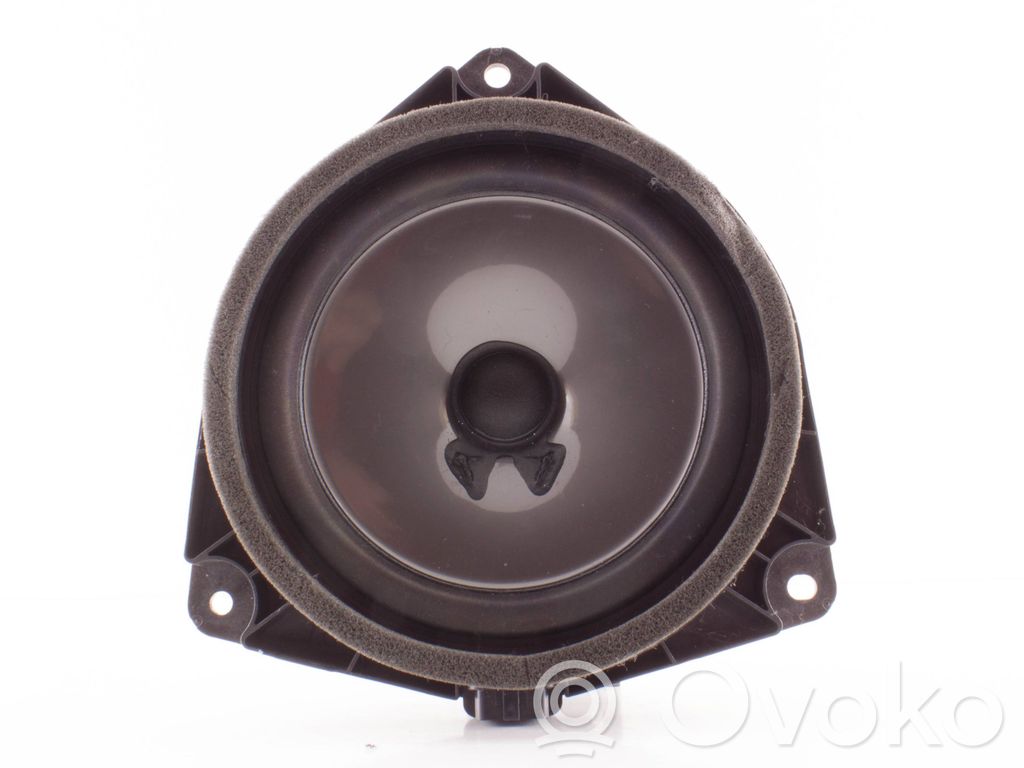 Lexus RX 330 - 350 - 400H Garsiakalbis (-iai) priekinėse duryse 