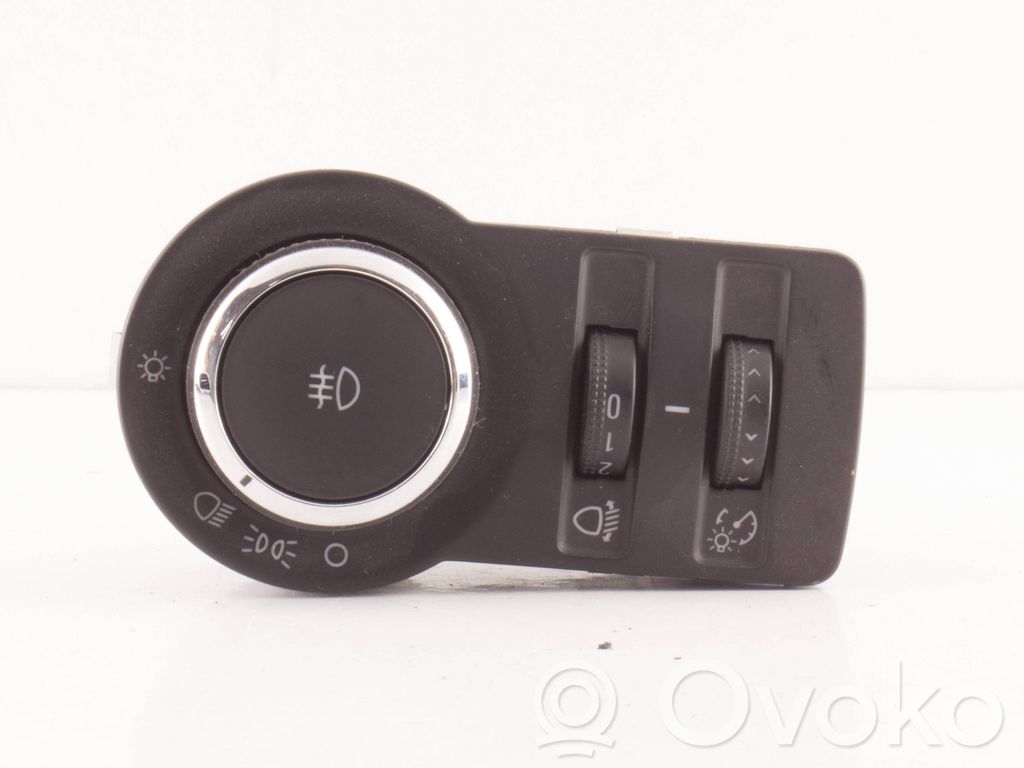 Opel Astra H Light switch 