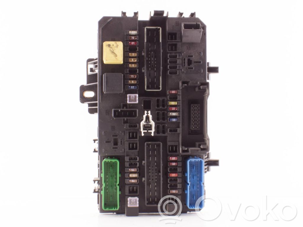Opel Astra H Módulo de fusible 