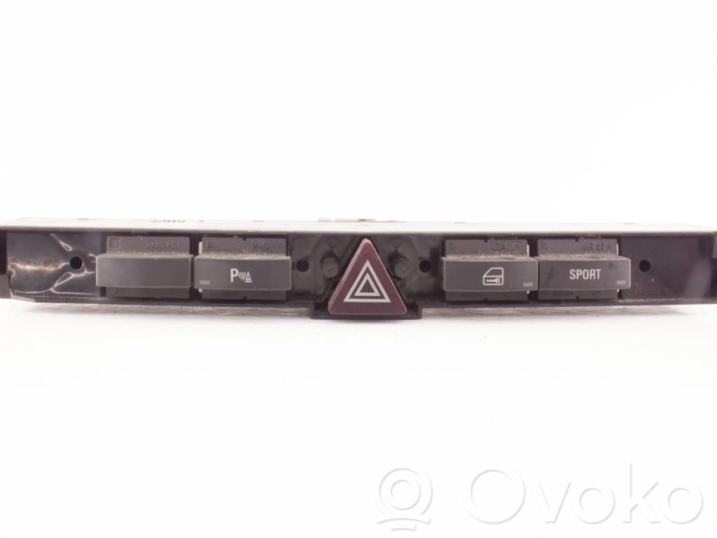 Opel Zafira B Hazard light switch 