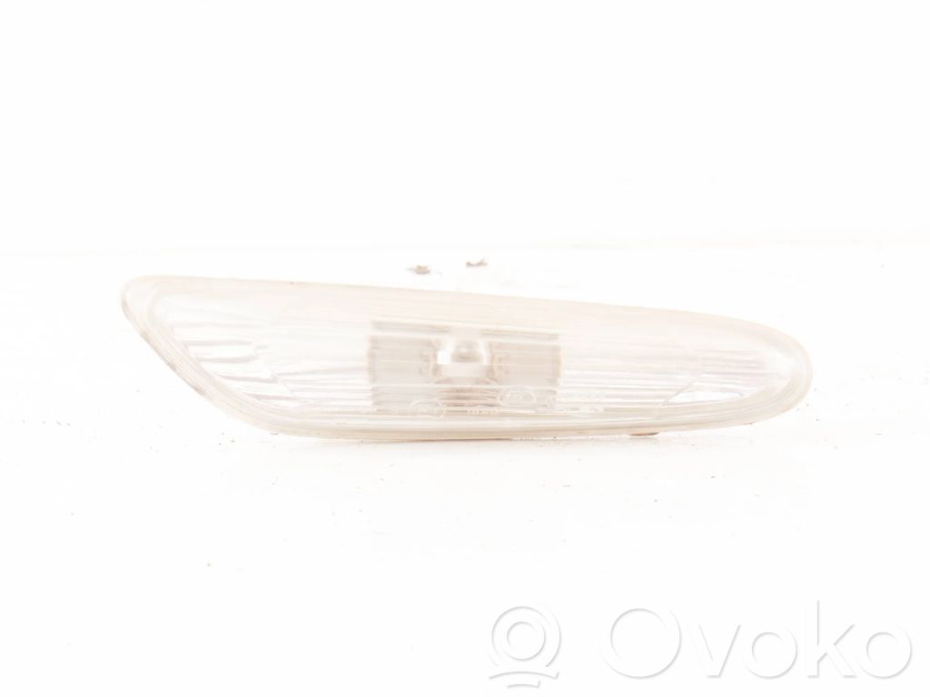Front fender indicator light   6932998,63136932997,63136932998,7253326