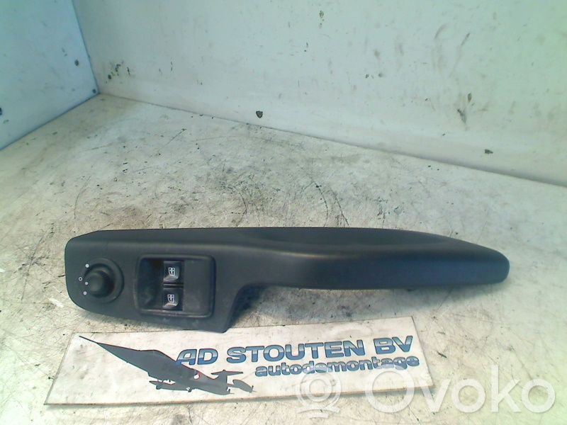 Renault Trafic III (X82) Other switches/knobs/shifts 