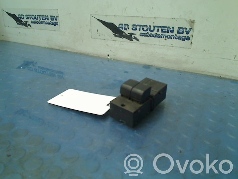 Nissan Micra C+C Electric window control switch 
