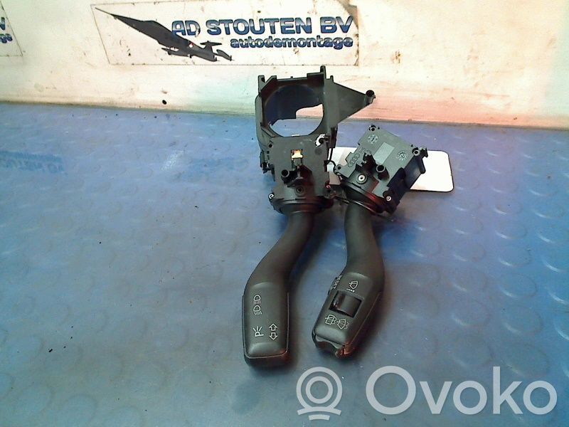 Audi A4 S4 B7 8E 8H Butoane/comutatoare pe volan 
