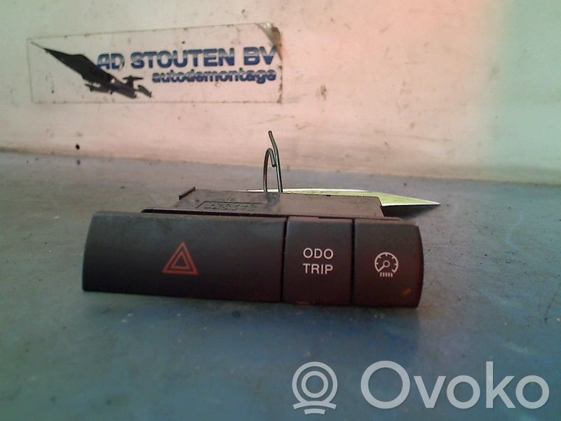Toyota Prius (NHW20) Comutator lumini pericol 