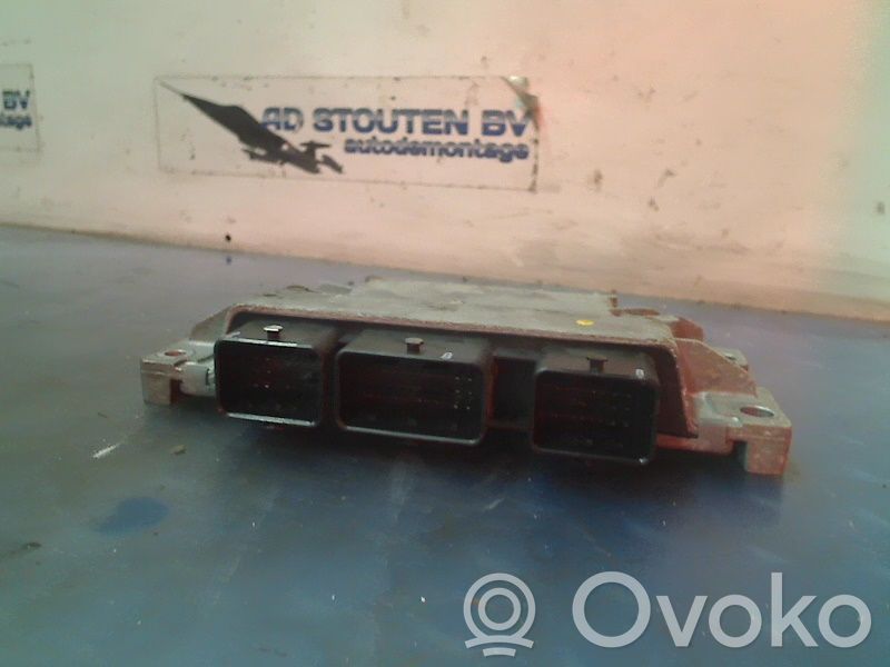 Unidad de control/módulo del motor   8200522357,8200522357,8200522357