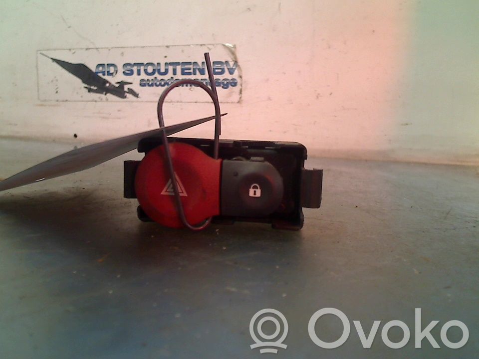 Botón interruptor de luz de peligro   8200214898,8200214898,8200214898