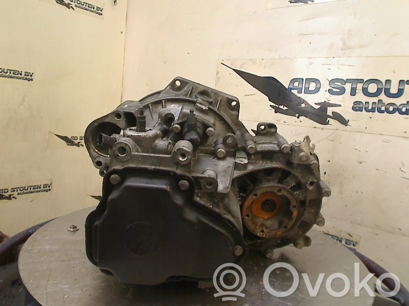 Volkswagen PASSAT B6 Scatola del cambio manuale a 5 velocità 