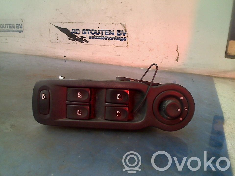Renault Modus Interruptor del elevalunas eléctrico 