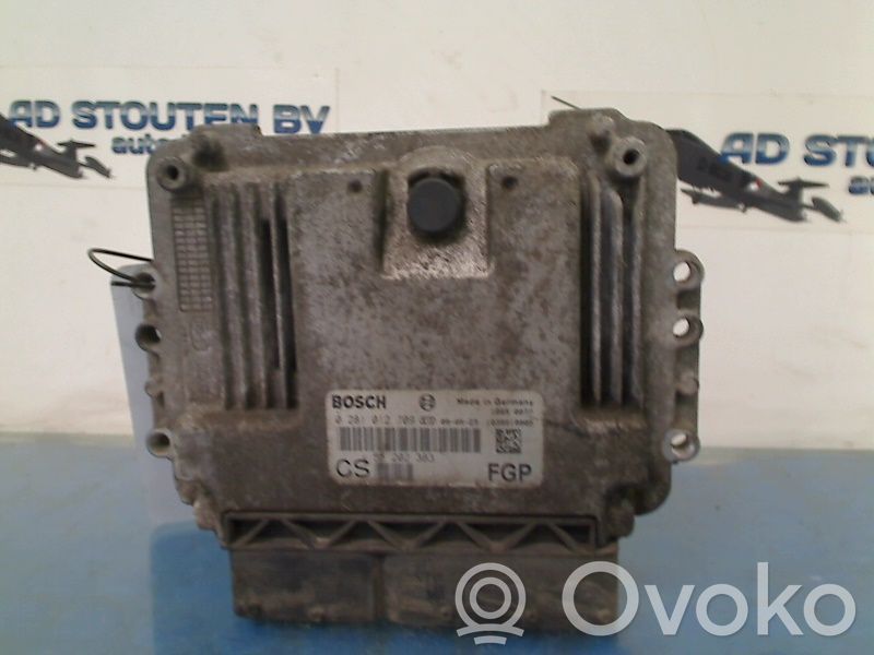 Opel Zafira B Engine control unit/module 