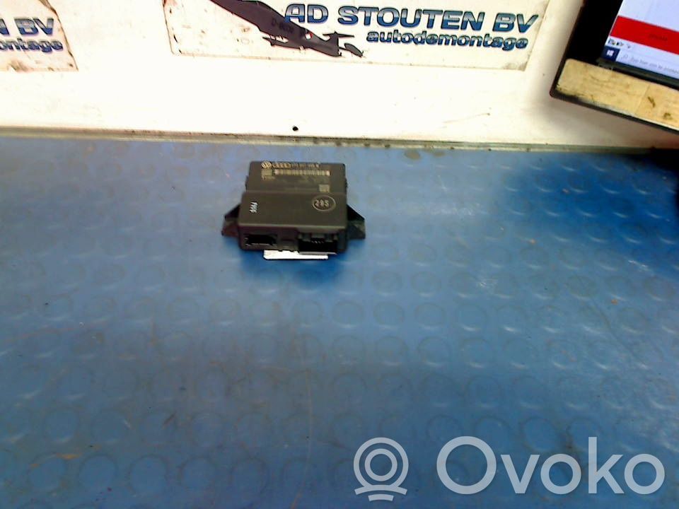 Sonstige Steuergeräte / Module   4F0907468M,4F0907468M,4F0907468M