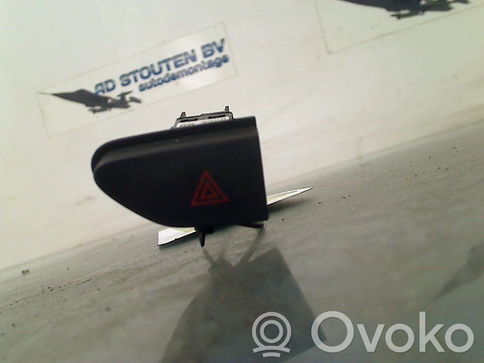 Renault Clio IV Schalter Warnblinkanlage 