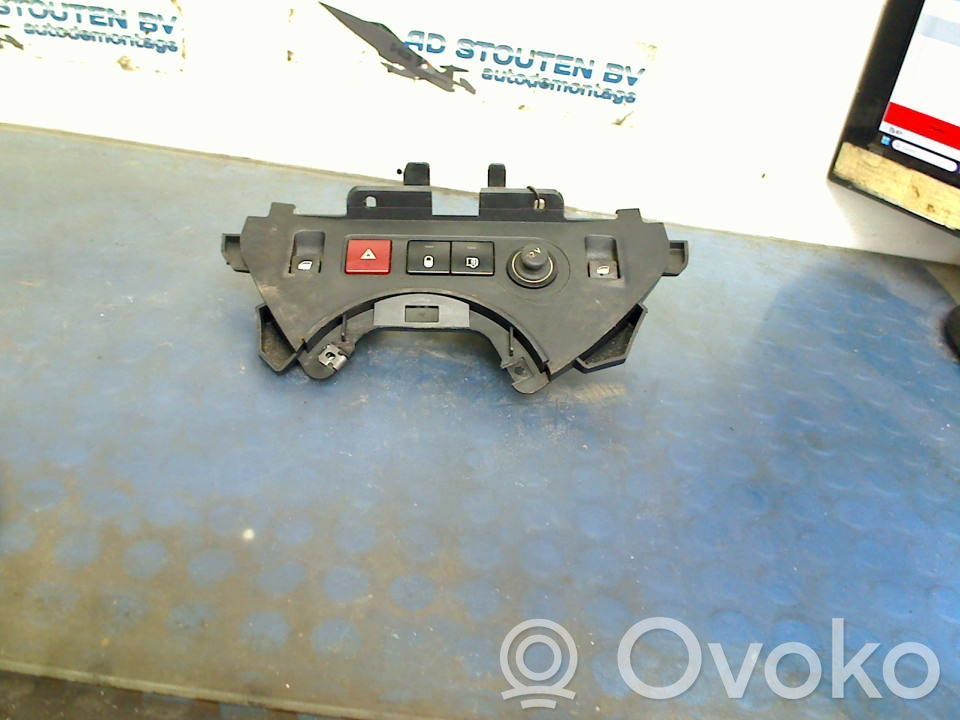 Botón interruptor de luz de peligro   9680931977,9680931977,9680931977