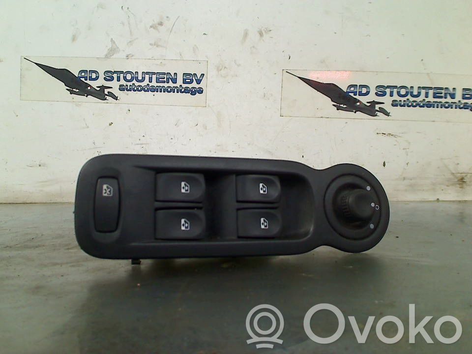 Comutator comandă geamuri electrice   8200379694,8200379694,8200379694