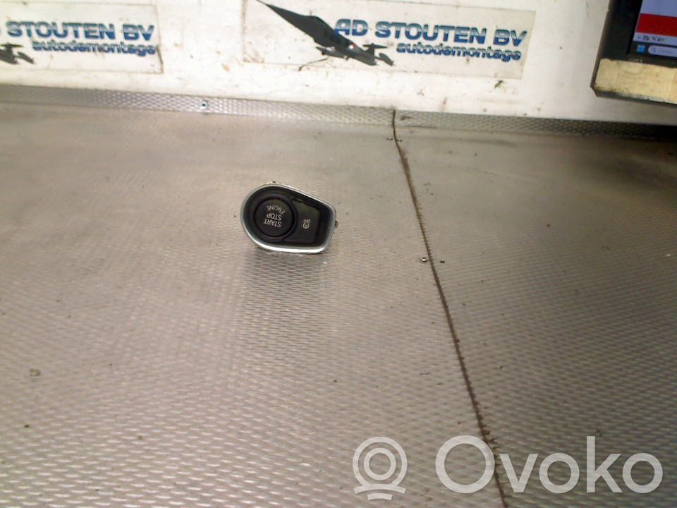 BMW 2 F46 Buton pornire/oprire motor 