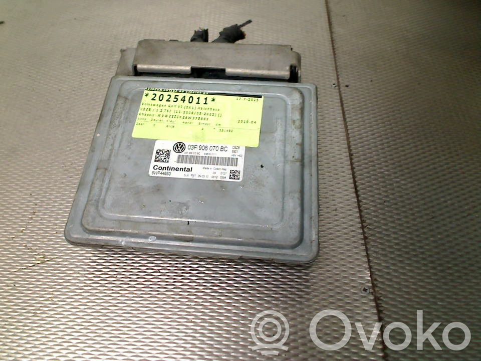 Volkswagen Golf VI Dzinēja vadības bloks 