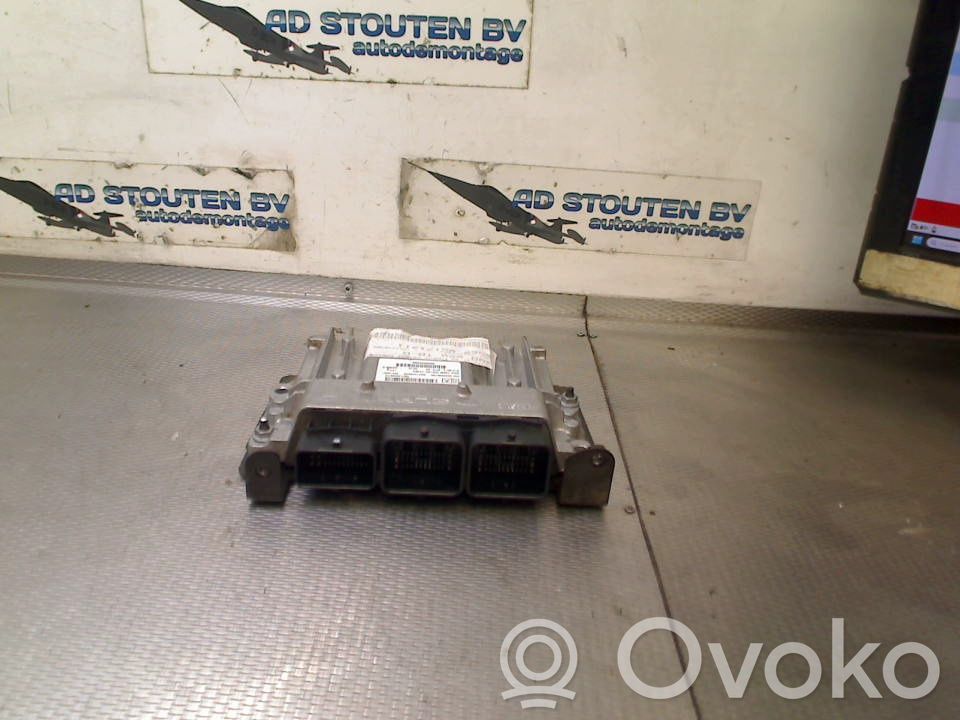 Peugeot 3008 I Engine control unit/module 
