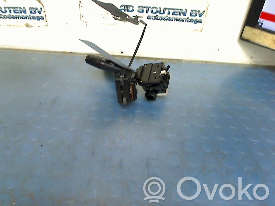 Mitsubishi Grandis Pulsanti/interruttori sul volante 