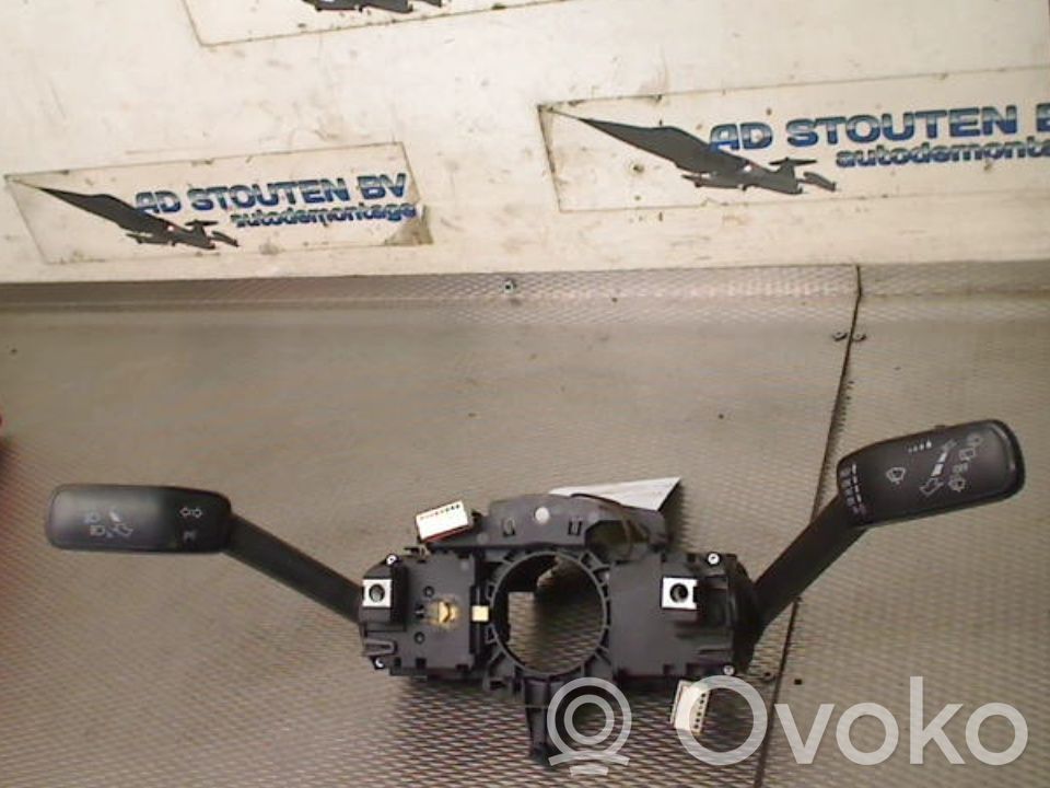 Volkswagen Golf VII Boutons / interrupteurs volant