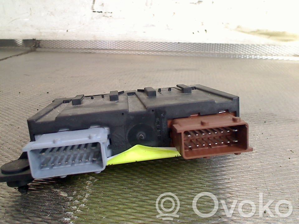 Citroen C4 Cactus Unidad de control/módulo de la barra de remolque 