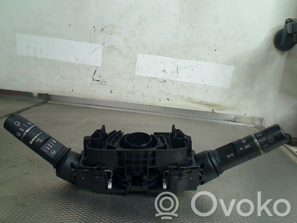 Mazda 2 Boutons / interrupteurs volant 
